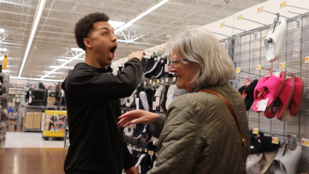 Sneezing On Strangers PRANK