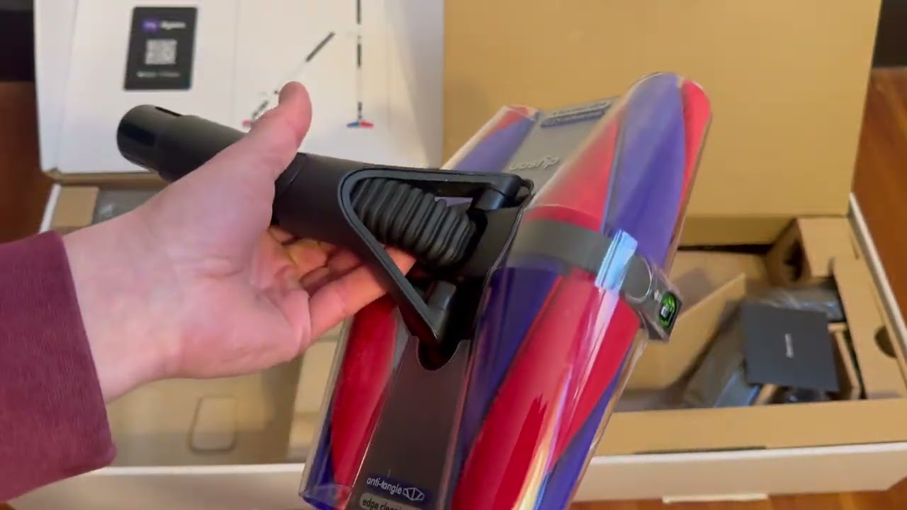 Dyson Pencil Vac Fluffy Cones: What's In The Box