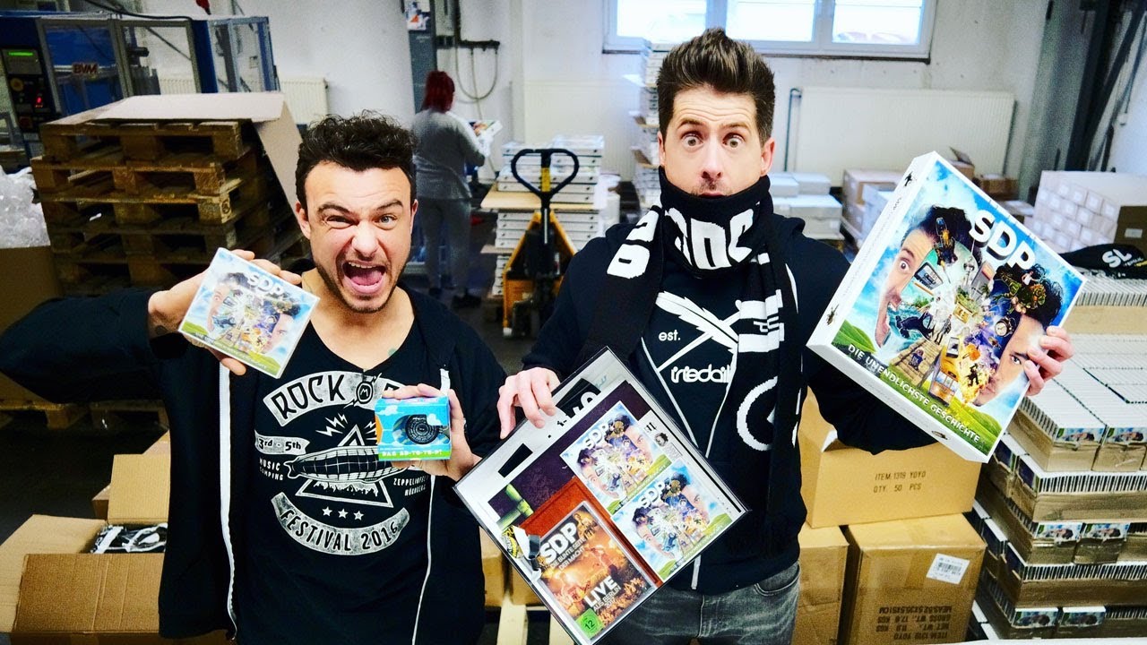Chaos in der Fabrik! Wir packen unsere limitierten Boxen selbst! (Insta-Stories)