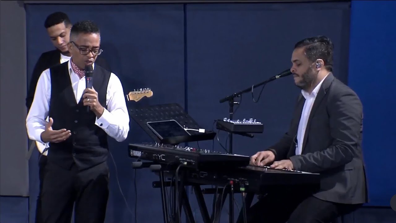 John Solano ministrando en Mahanaim Rep. Dom. 🇩🇴