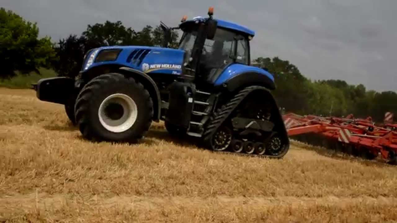 Two big tractor: New Holland T8.435 Smarttrax