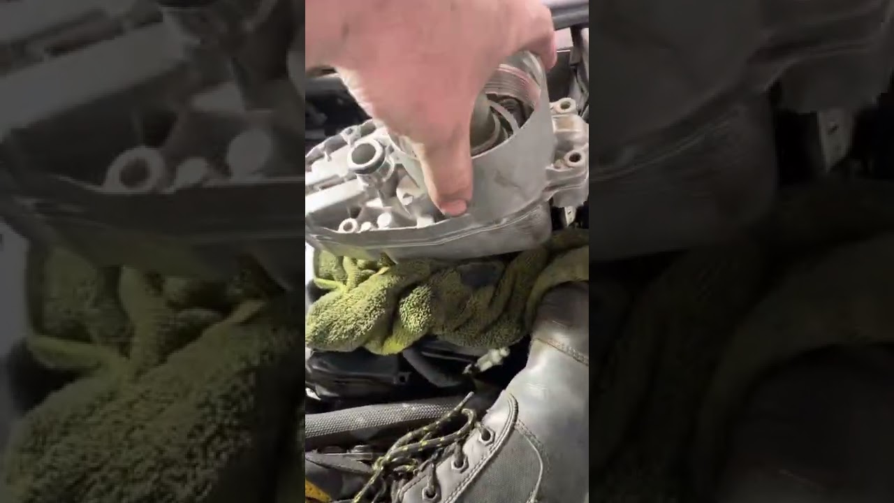LANDROVER DISCOVERY 4 RANGE ROVER SPORT 306DT 3.0 OIL FILTER HOUSING REMOVAL & REFIT IN UNDER 2 MINS