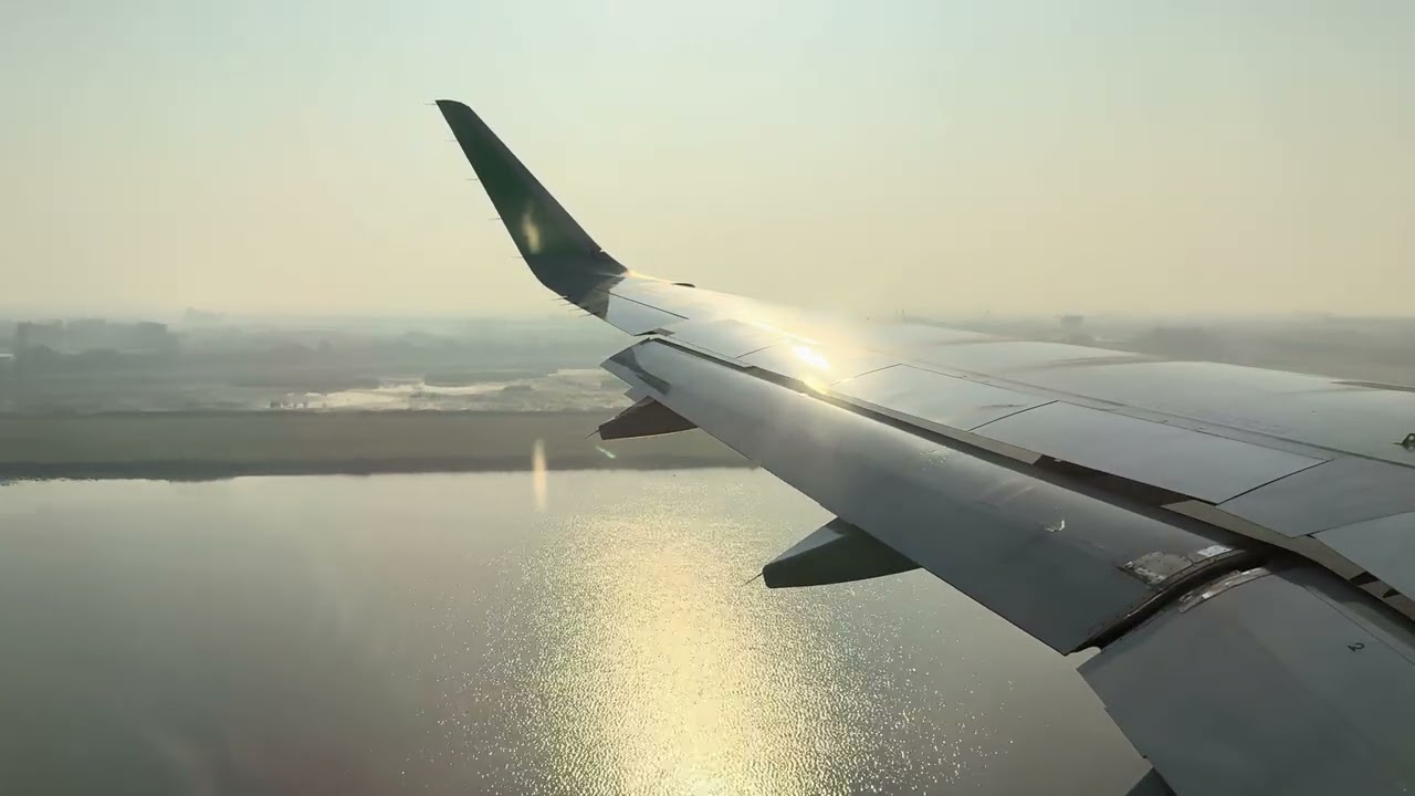 Thai AirAsia A320-200 foggy morning landing at Don meung international airport (Bangkok)