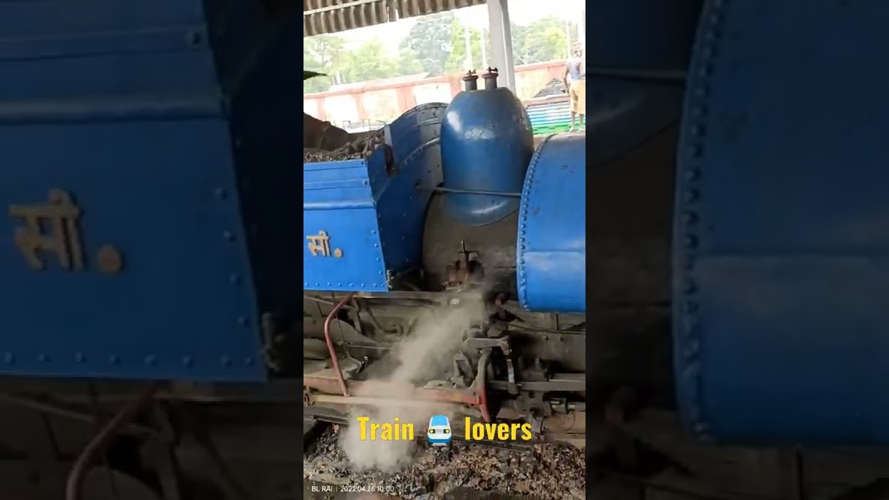 TRAIN LOVERS, DARJEELING HIMALAYAN RAILWAYS STEAM LOCOMOTIVE SILIGURI.