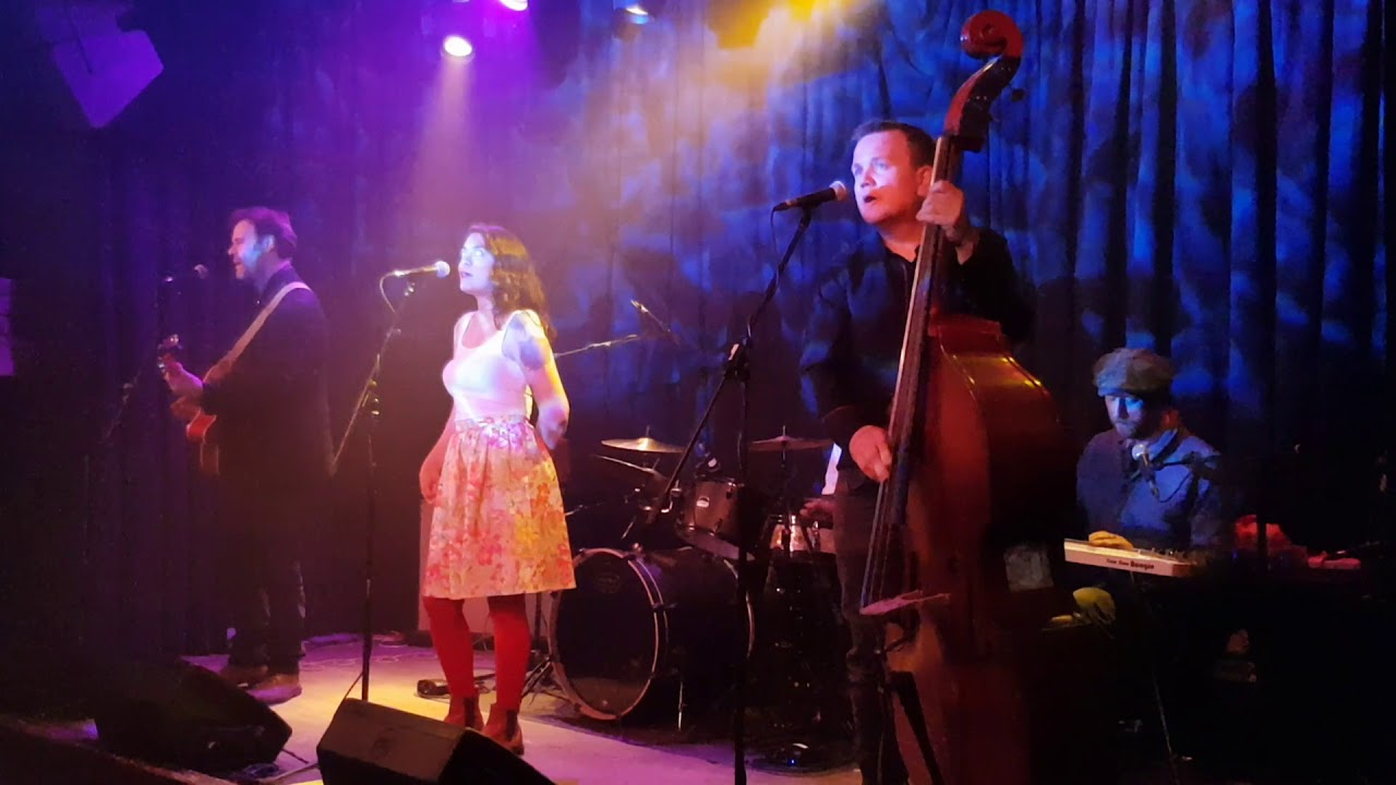 Cow Cow Boogie - 19. Ella Hula Hula