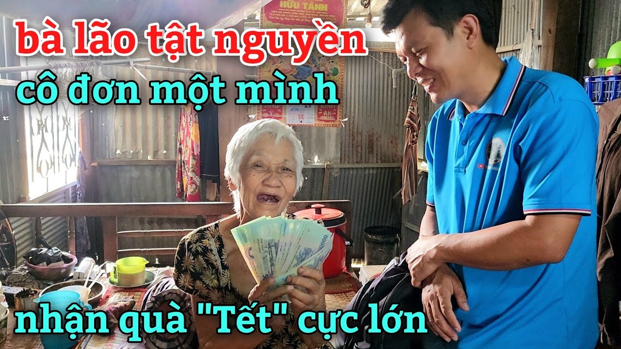 Bà lão tật nguyền cô đơn một mình nhận 
