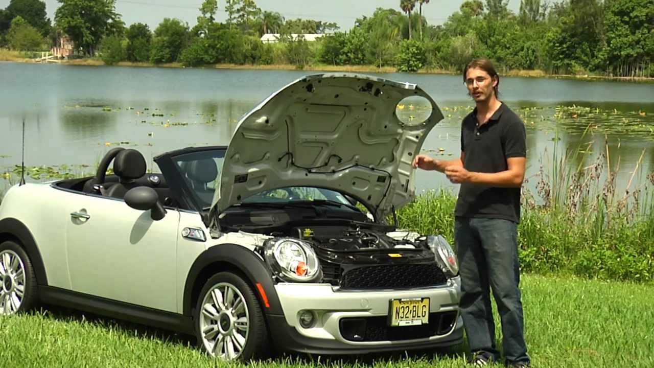 Mini Cooper Roadster S Review Video by Voxel Group - Garage TV - Sebastian Benzoni
