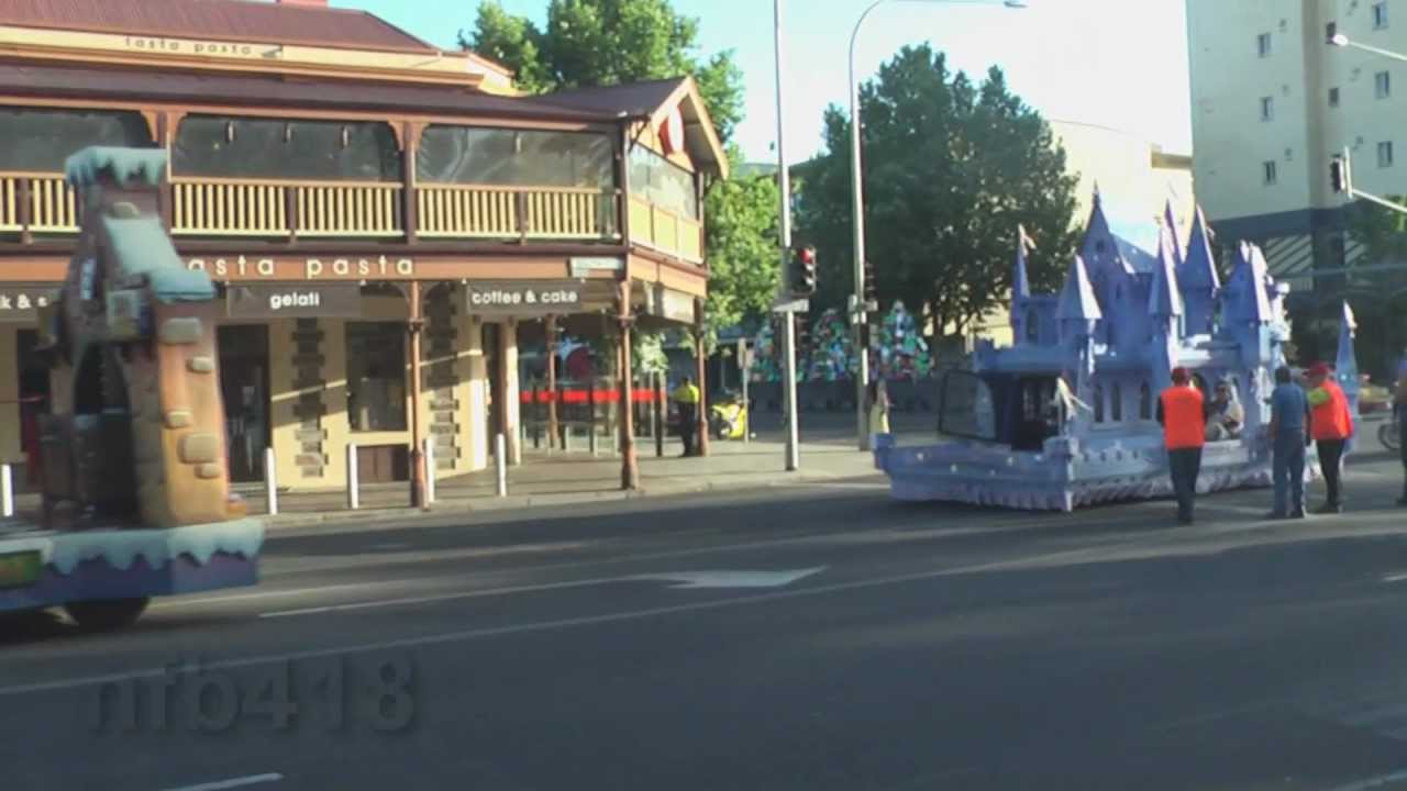 Adelaide Credit Union Christmas Pageant rolls into town
