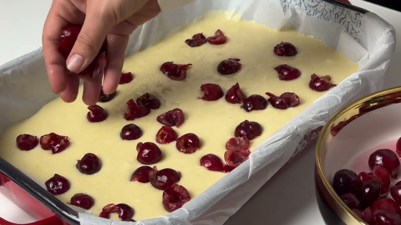 Простой 5-минутный рецепт вишневого пирога, недорогого и вкусного