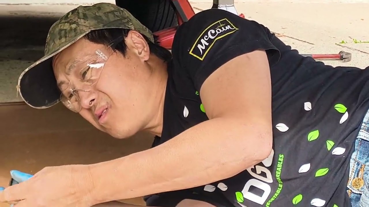 Tsis muaj kwv tij tsis muaj $ ces yog zaj no tiag 