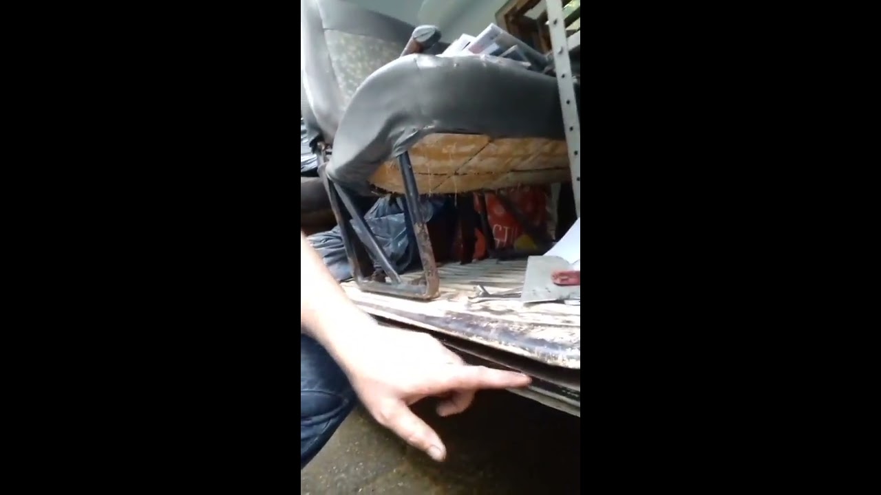Ajustando trilho da porta na Kombi carat