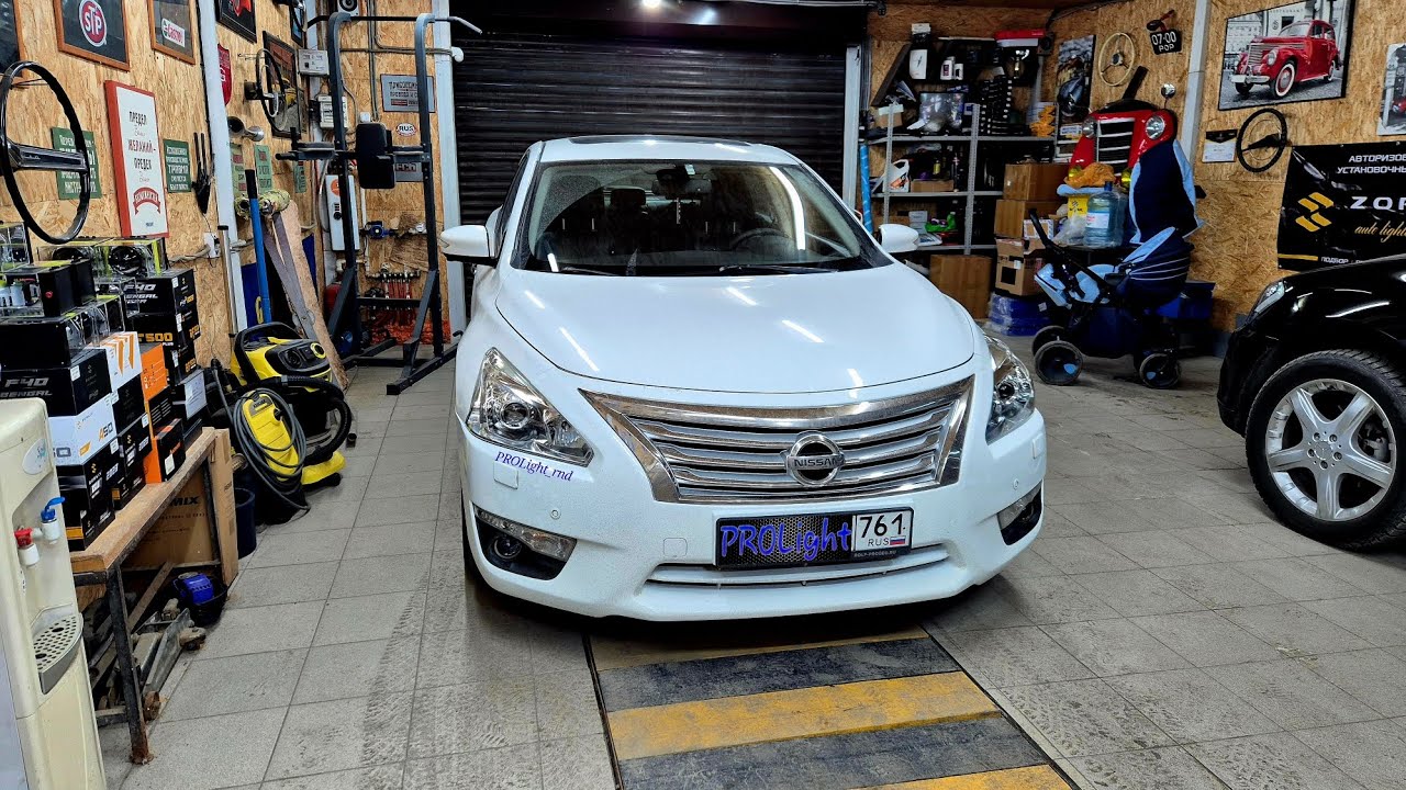 Nissan Teana Замена штатных ксеноновых линз на двухчиповые BI-LED линзы Zorkiy S60 5500K