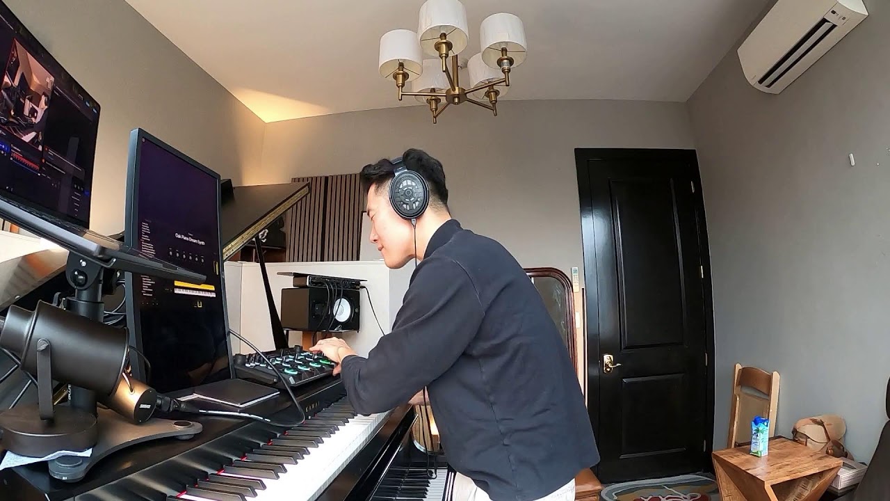 Chris'Gallery Lunch Music