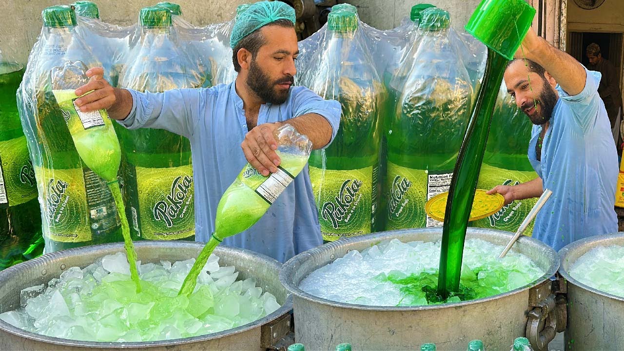 REFRESHING PAKOLA JUICE MAKING | Ultimate Pakola Drink Compilation - GREEN JUICE SUMMER STREET DRINK