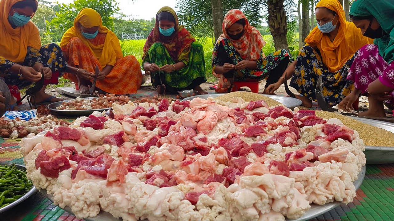 Best Way Of Cooking Animal FAT - 17 KG 4 Cow FAT Mixed Hodgepodge Recipe For 300+ Villagers