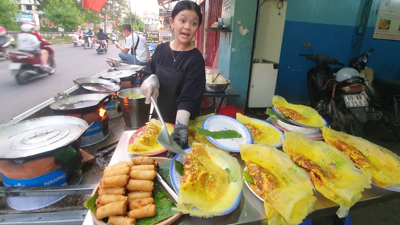 Bánh xèo nhí 3 chị em mồ côi ba mẹ có gì hot, chị cả bếp chính 14 tuổi, ăn vì thương hay vì ngon