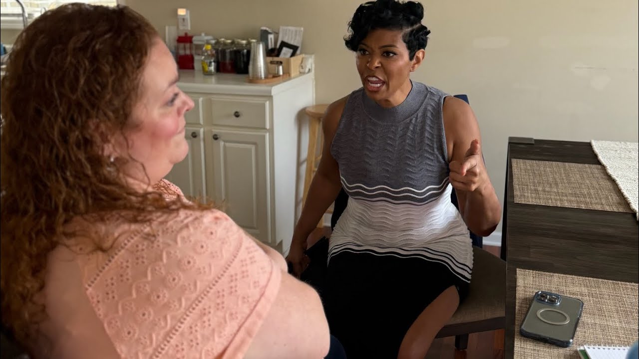 Наташа шепчет Бетани на ухо и уходит после увольнения!