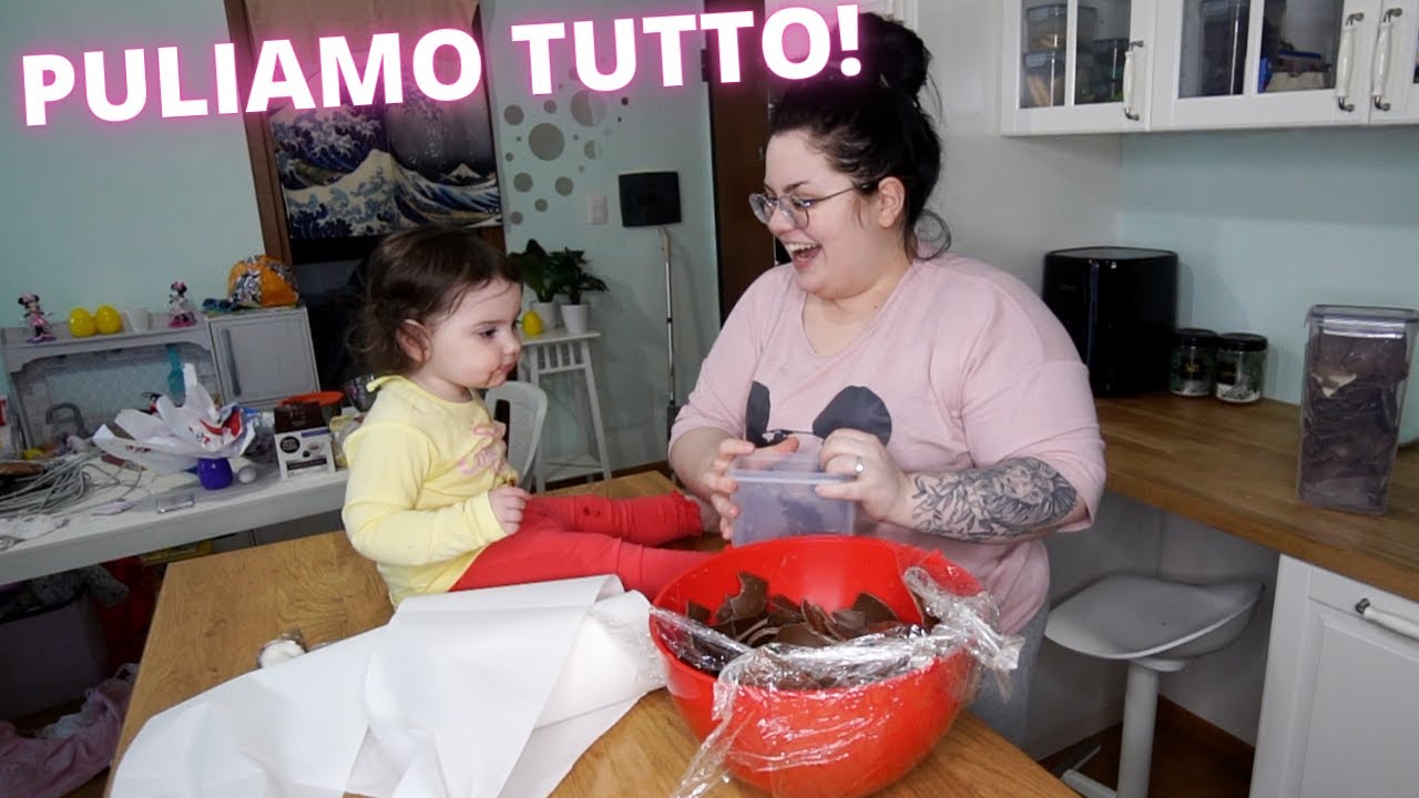 Casa è DISTRUTTA! PULIAMO TUTTO! *routine pulizia pasqua*  / chiara paradisi
