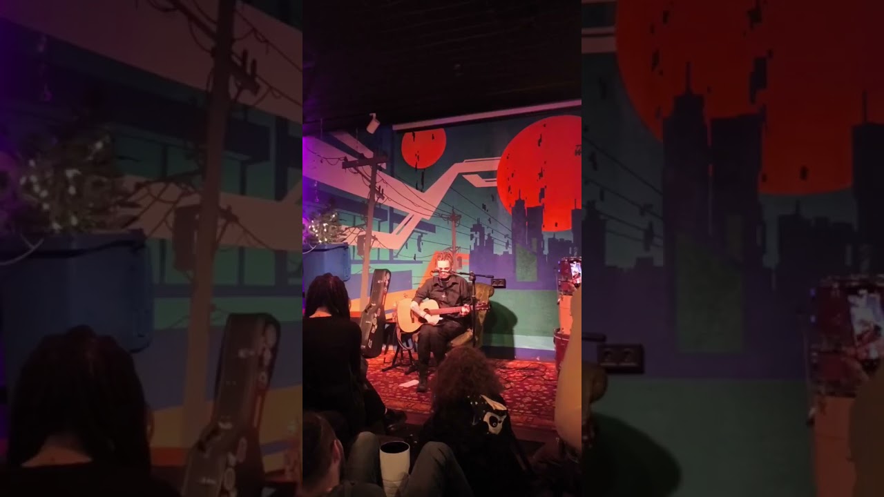 На мою дівчину впав космодесантник - Саша Кладбіще #music #live