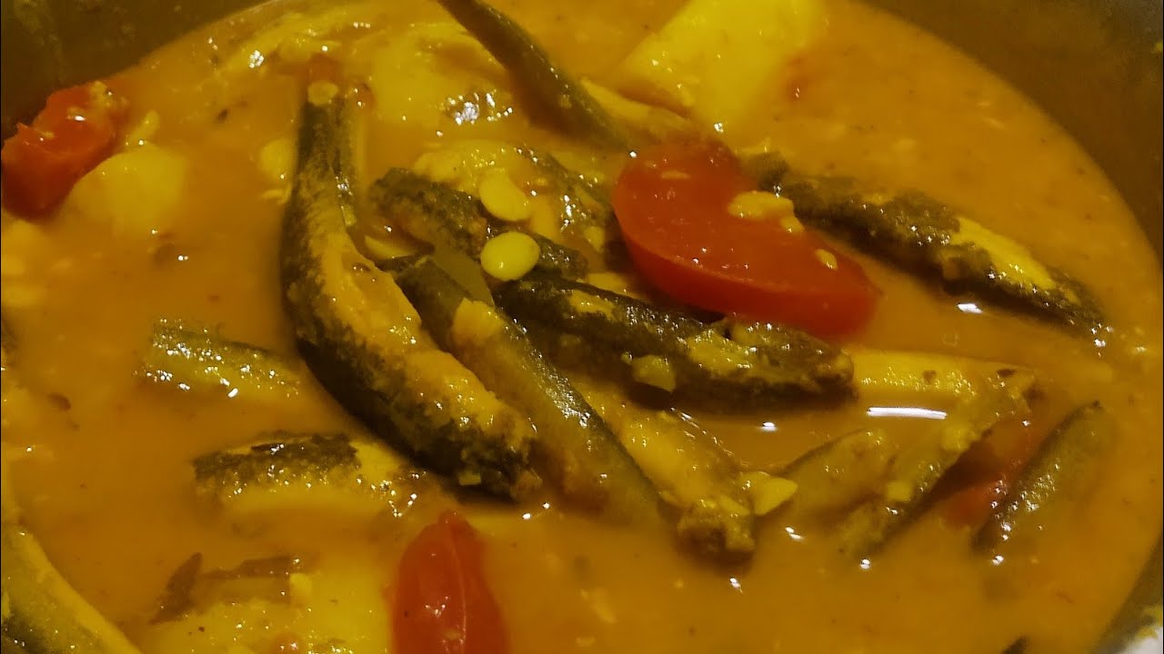বাইম মাছ দিয়ে সিমের দানার ঝোল। Pakal Mach diye Shimer Danar Jhol Recipe.
