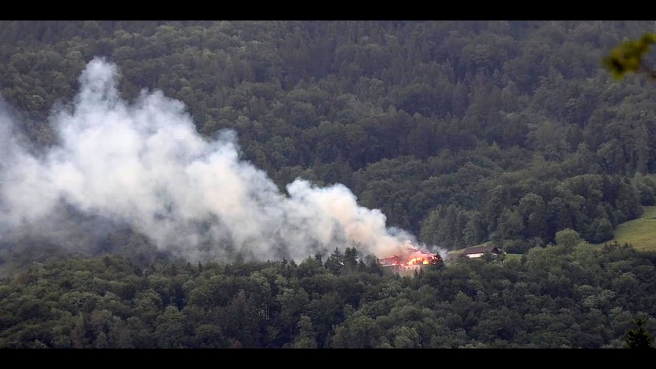 Salzburg: Großbrand nach Blitzeinschlag