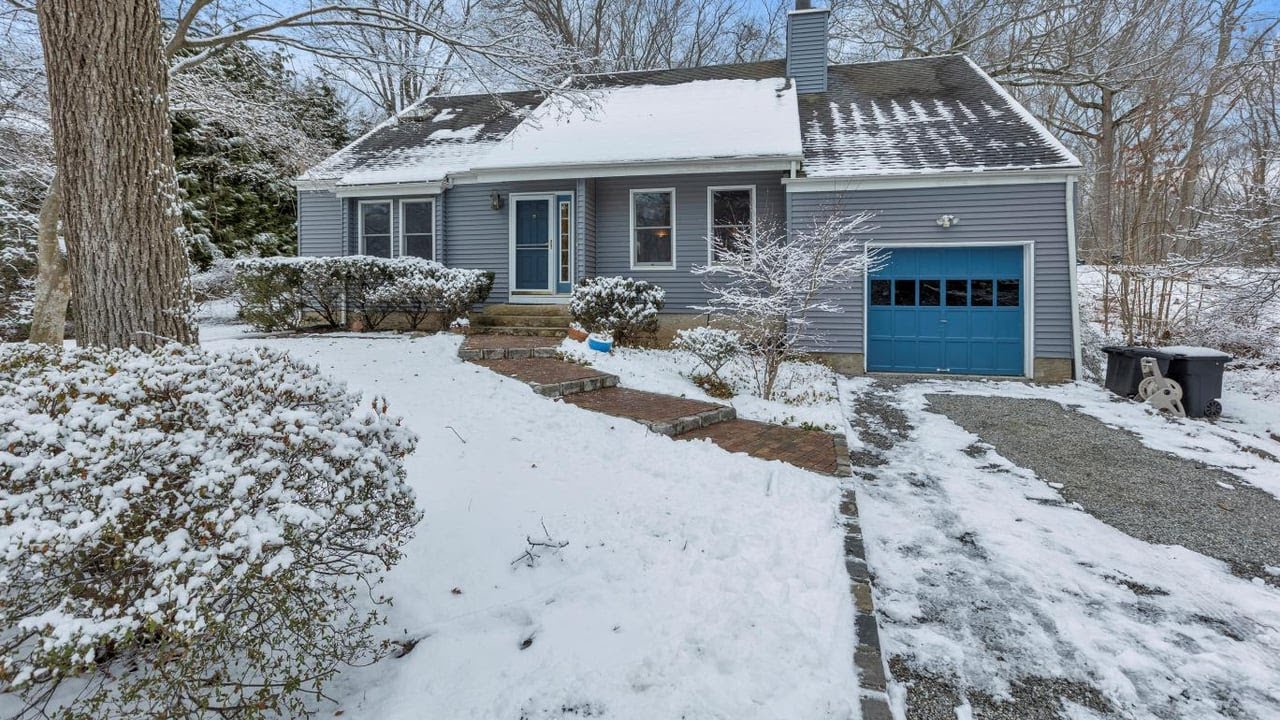 51 Sunken Meadow Rd, Fort Salonga, NY