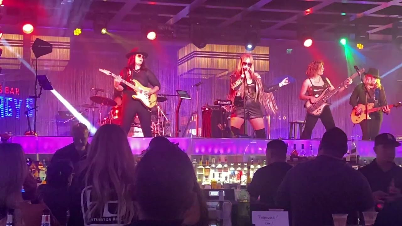 Pulp Vixen Band /Barracuda LIVE