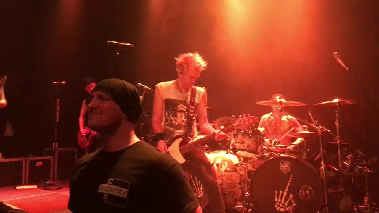 Sum 41 @ Cologne, GER 08/02/20 - Blood In My Eyes