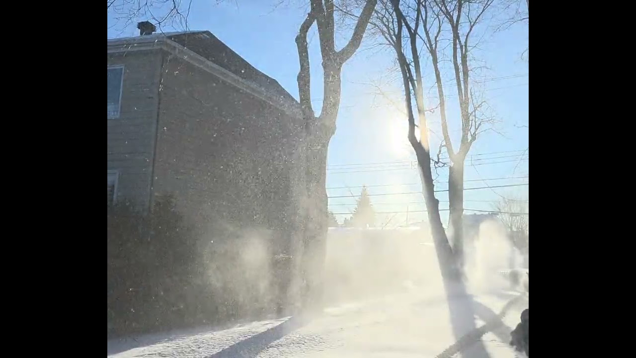 ០១/០១/២០២៦ ឈូសទឹកកក ដក១៤អង្សាសេ (បូកខ្យល់ដក២៧អង្សាសេ) ទីក្រុងម៉ុងរ៉េអាល ខេត្តកេបិក ប្រទេសកាណាដា។