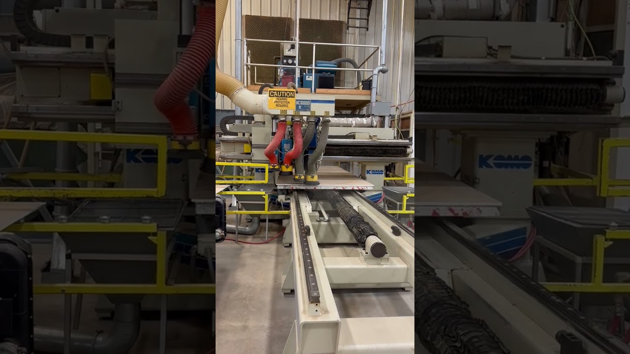 Lot 200: 5' x 12' Komo #VR512 CNC Router