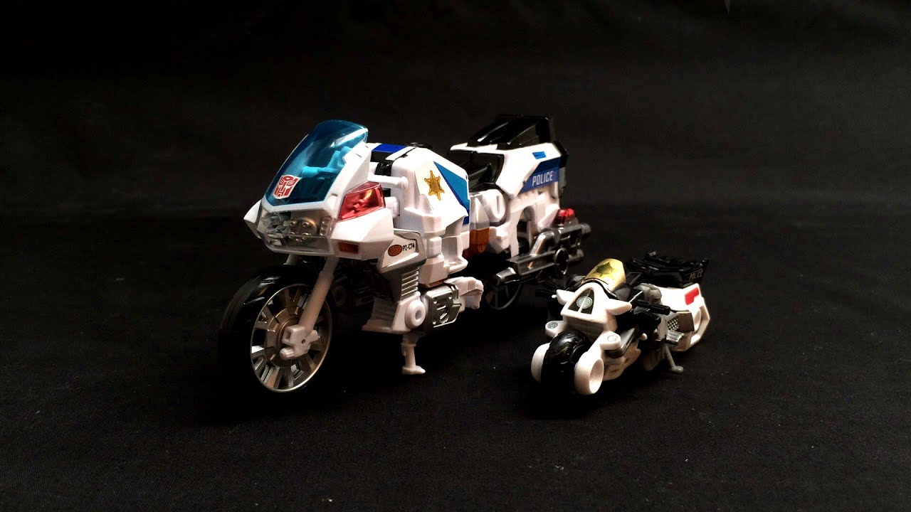 Stop Motion Review 080e - Groove - Combiner Wars Defensor Part 5