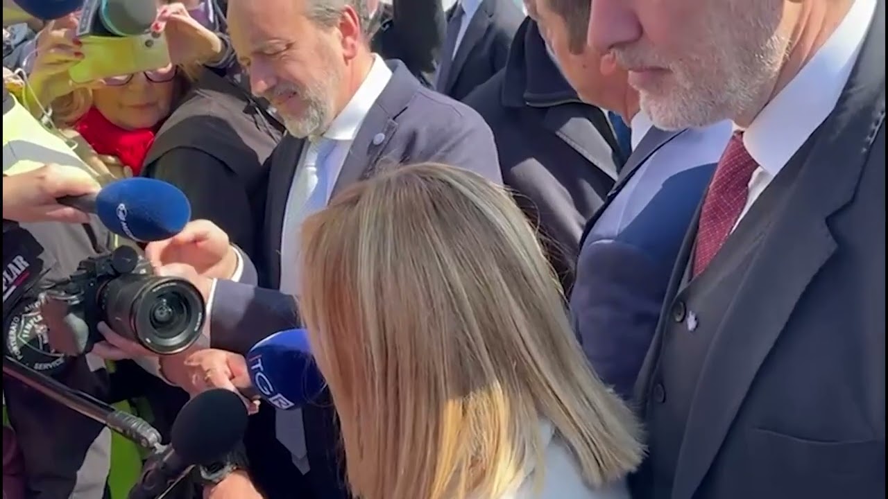 Ortona | L'arrivo dell'Amerigo Vespucci nel porto: l'accoglienza di Marsilio e della premier Meloni