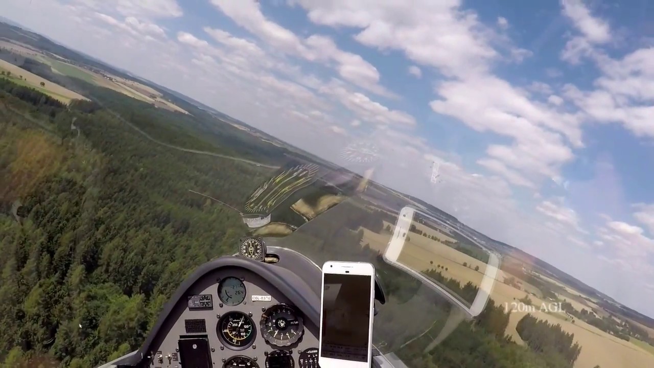 Glider Outlanding - z kopce přes les