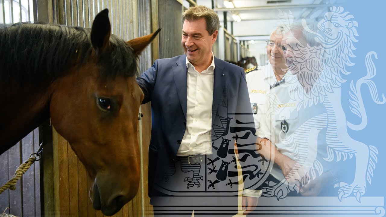 Ministerpräsident Dr. Söder bei der Reiterstaffel München - Bayern