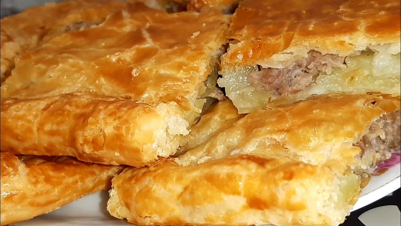 Пирог из слоёного теста с картофелем и фаршем!👩‍🍳🥮🫓
