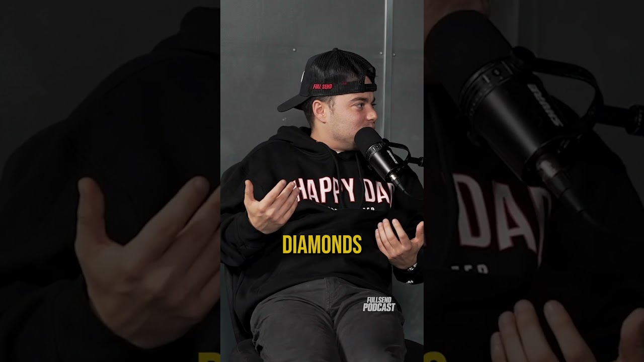 😱 Drake's INSANE Diamond Necklace!