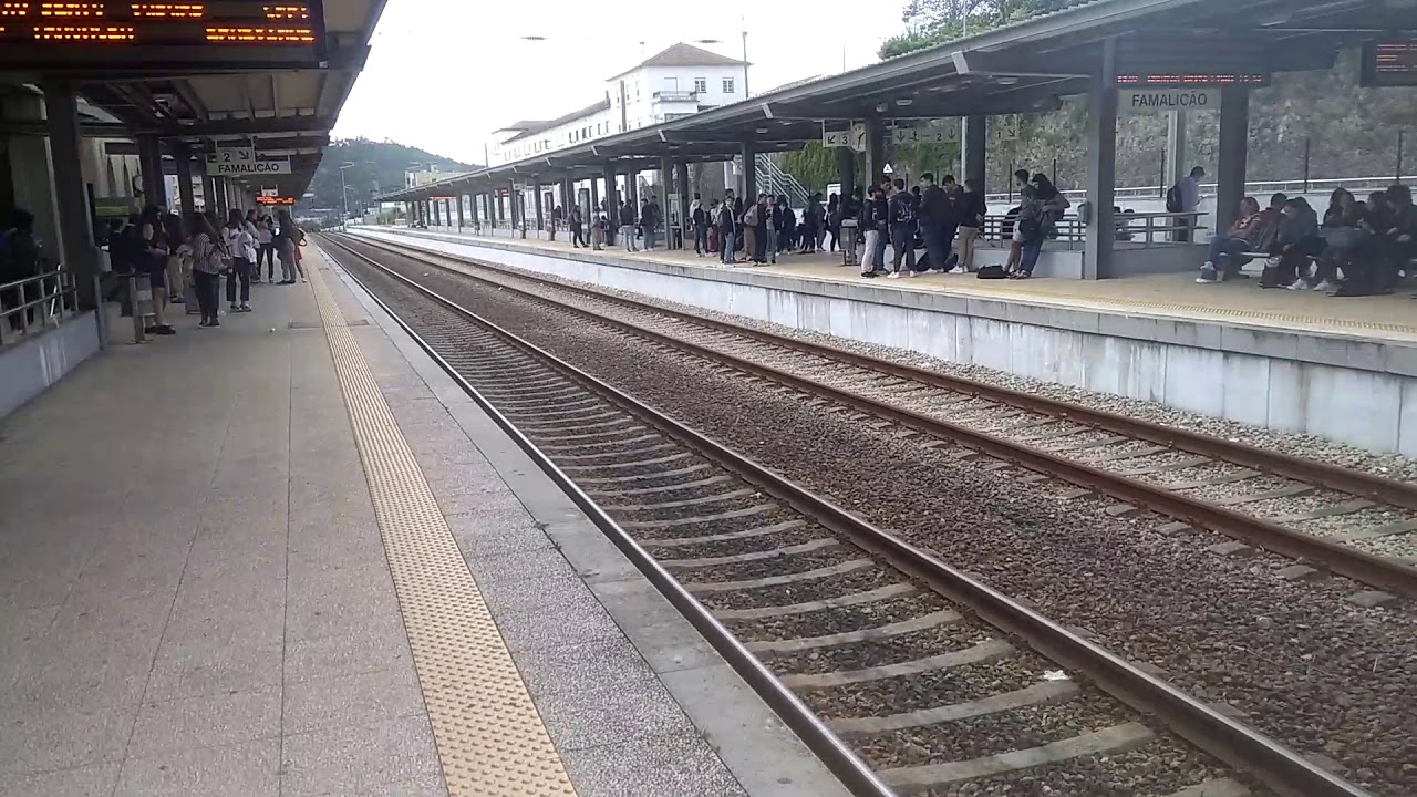 Compilação de comboios em Famalicão