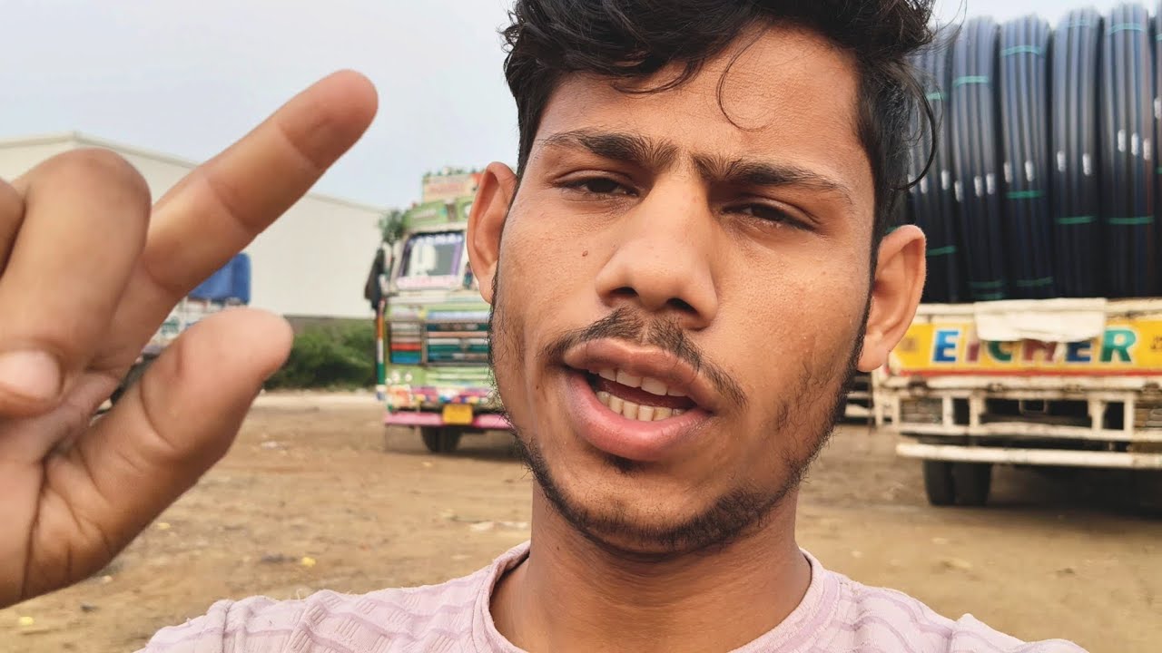 abhi gadi Ratlam.👈  Baat Gai Sunday per👀😍