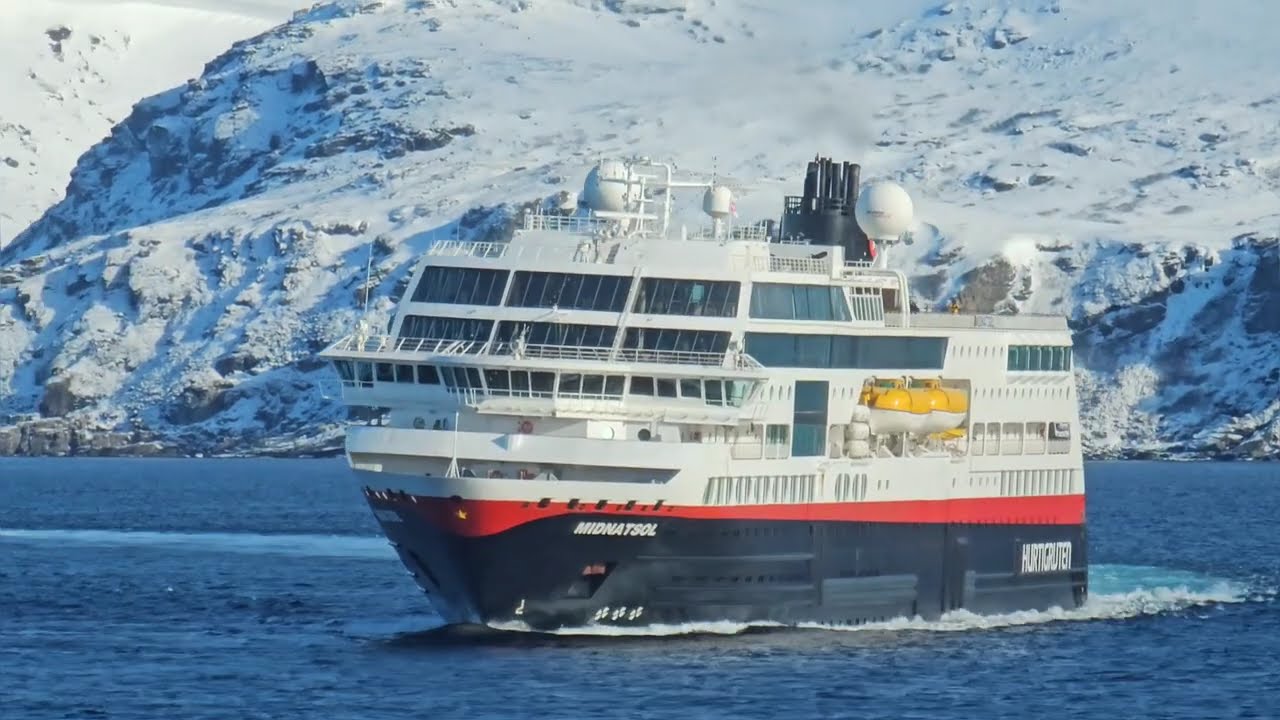 MS Midnatsol Hurtigruten in Havøysund. April 23, 2025. 8:00 a.m #hurtigruten #norway 
