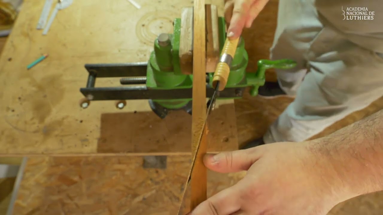 Curso Luthier - Corte do braço e colagem com angulo