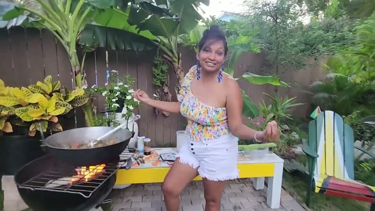 🇬🇾  Happy Ole Years.  Guyanese Chicken Cook-up- Rice Recipe.  #guyana