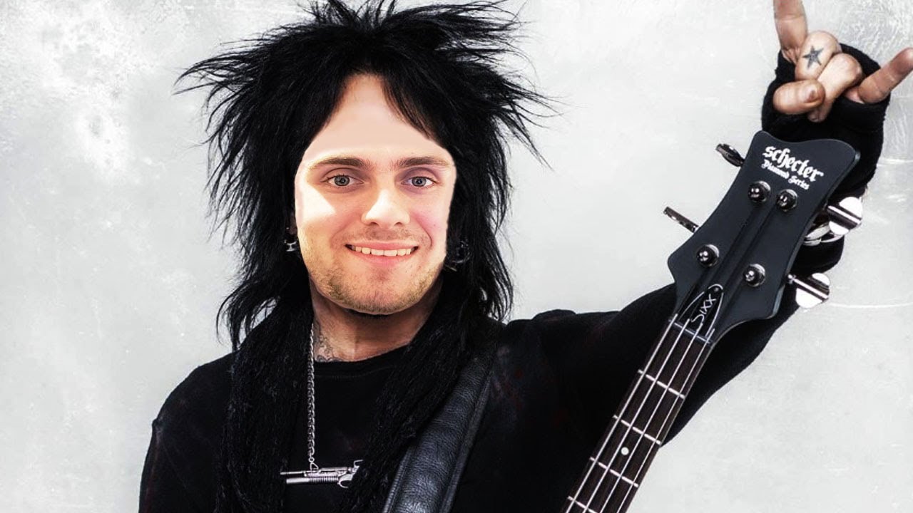 how Nikki Sixx practices bass