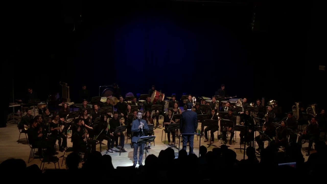 Victoriano Valencia-Concertino para clarinete y banda