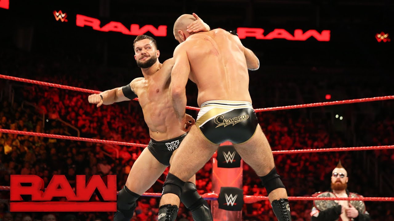 Finn B&aacute;lor vs. Cesaro: Raw, July 3, 2017