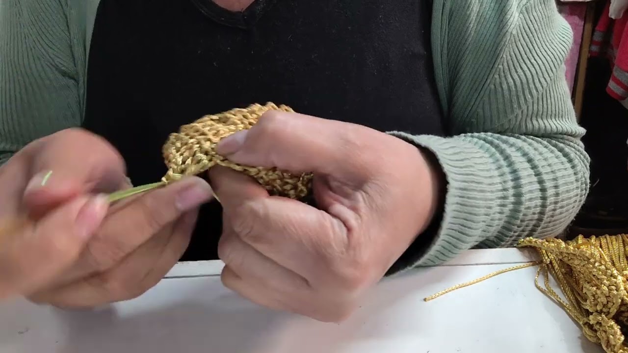 Trazendo aqui mais um tutorial CROPD DE CROCHÊ COM FRANJA COM O ENCANTO AULA 1