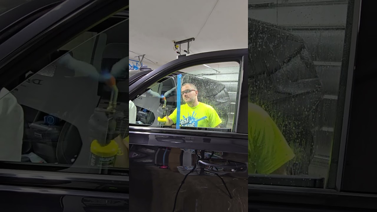 Стеклоочиститель Tint Slime Hokahey в сравнении с горелкой для удаления гидрофобного покрытия.