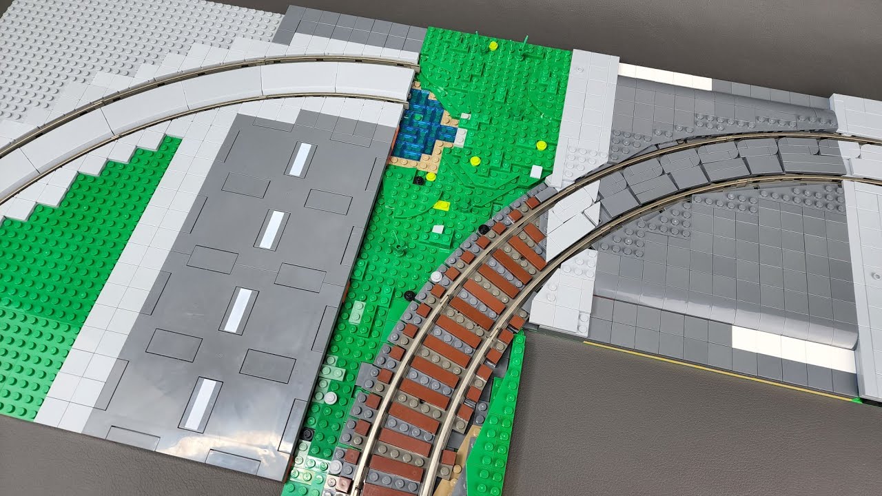 Lego Train Curve VS Trix Brix