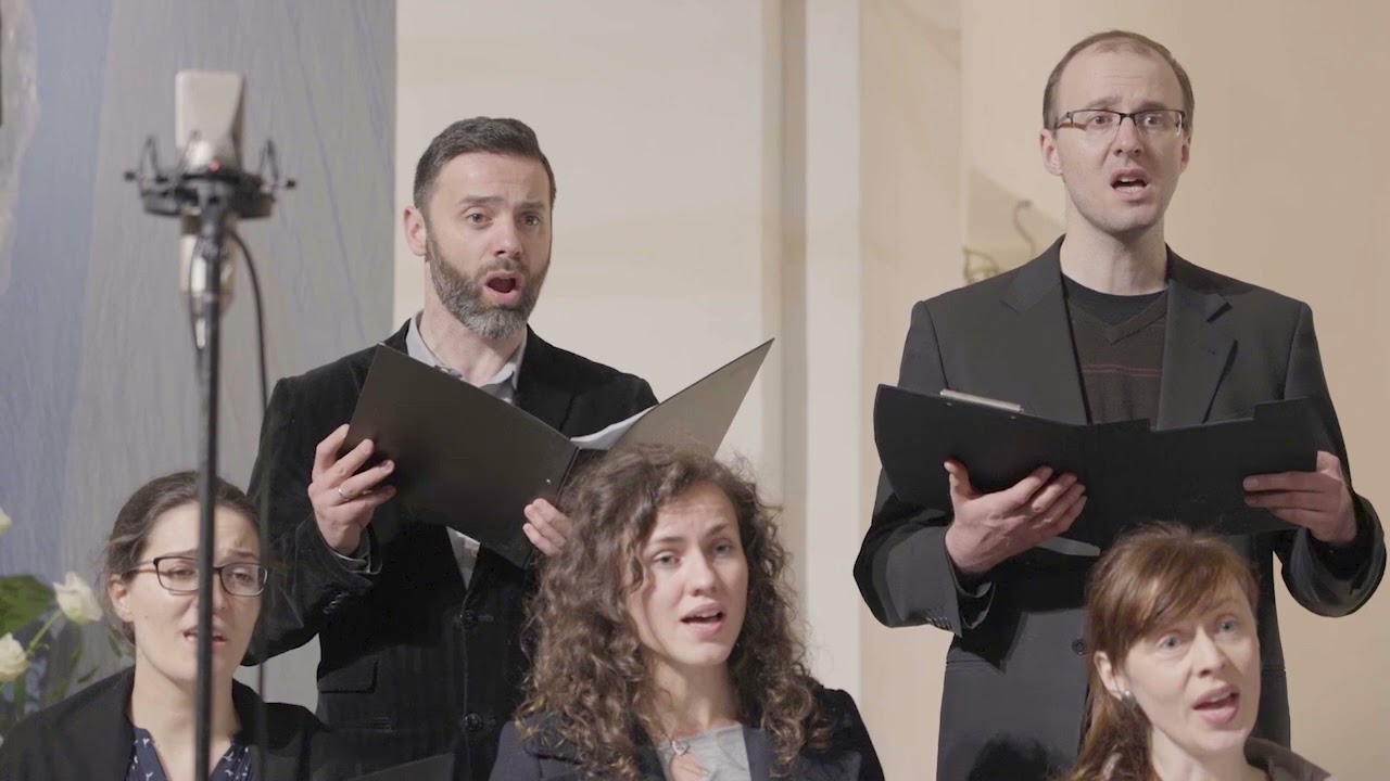 Jak łania pragnie wody ze strumienia | Queen's Choir & Friends
