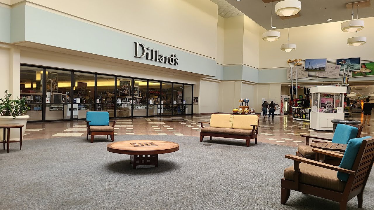A Visit to Merritt Square Mall