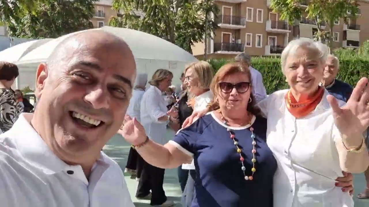 DJ Vittorio Cassinesi Animazione con Auser Trani Balla Tutta L'Italia